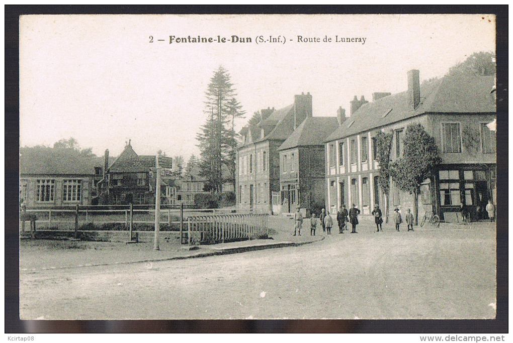 FONTAINE - LE - DUN . Route De Luneray . - Fontaine Le Dun