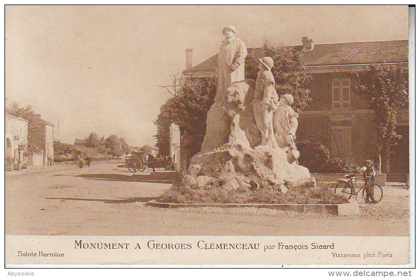 85 STE HERMINE - (animé) Monument à Georges Clémenceau - Pas D´éditeur - D20 204 - Sainte Hermine