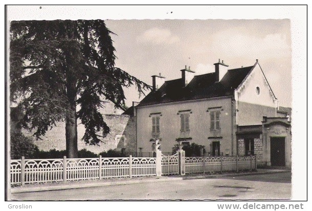 NEUVILLE DE POITOU (VIENNE) SQUARE GENERAL LECLERC - Neuville En Poitou