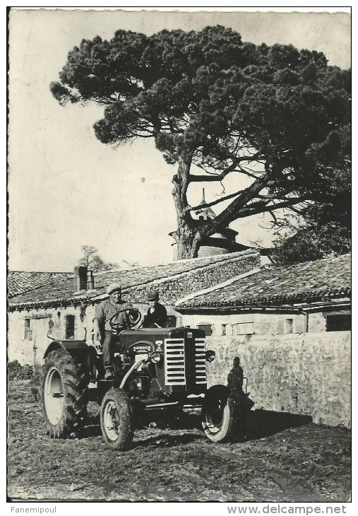 ''EN ROUTE POUR LES CHAMPS'' AVEC LE NOUVEAU MC CORMICK FU 237 (en L'état) - Tractors