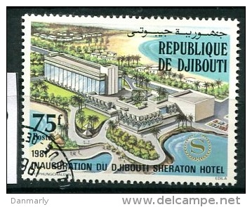 Djibouti Y&T(o) N° 543 : Djibouti Sheraton Hôtel - Hotel- & Gaststättengewerbe