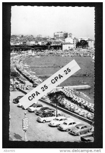 Panhard, Ondines Renault, 4CV , Et Autres Sur Carte Postale De Sainte Maxime - PKW