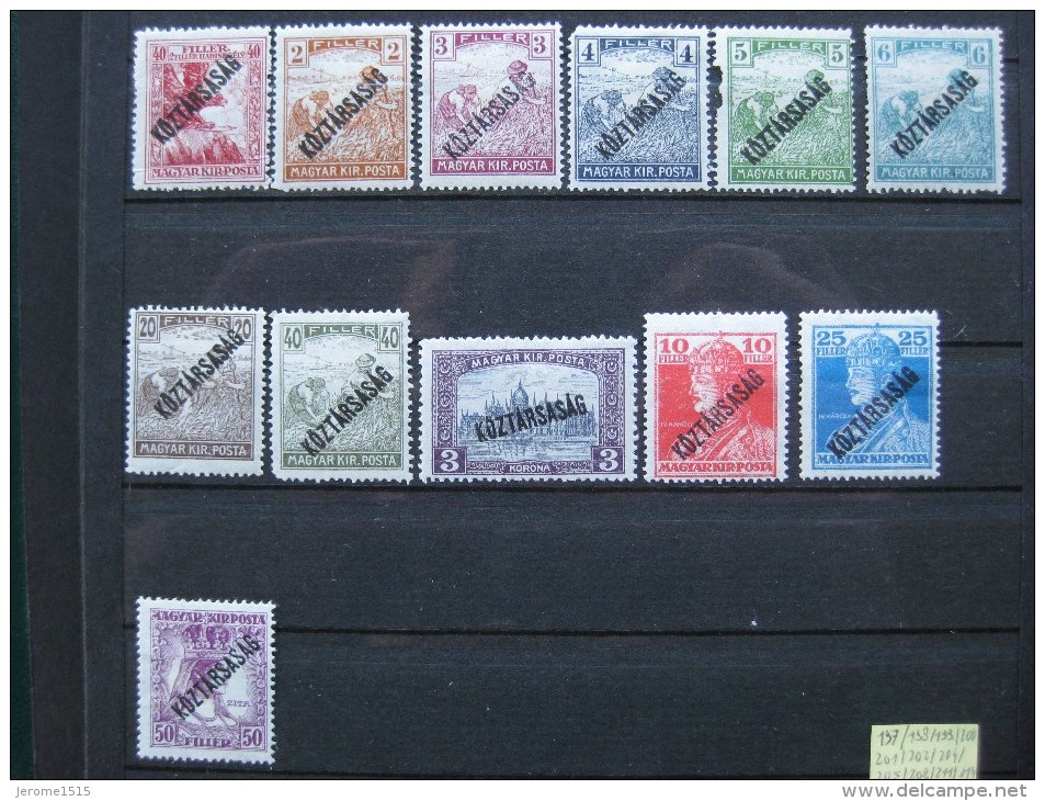 Timbres Hongrie :  KOZTARASAG 1918 - 1922  N° 197/198/199/200/201/202/204/205/208/211/214/216 - Neufs