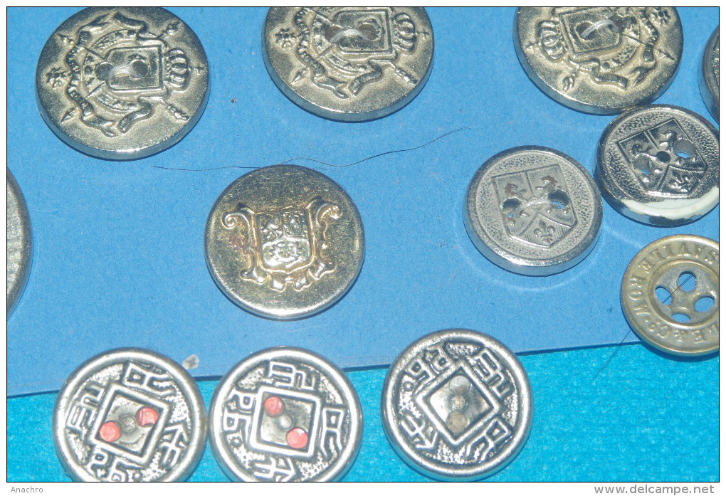 BOUTONS  Anciens METAL X 16 BLASONS ECUSSON - Buttons