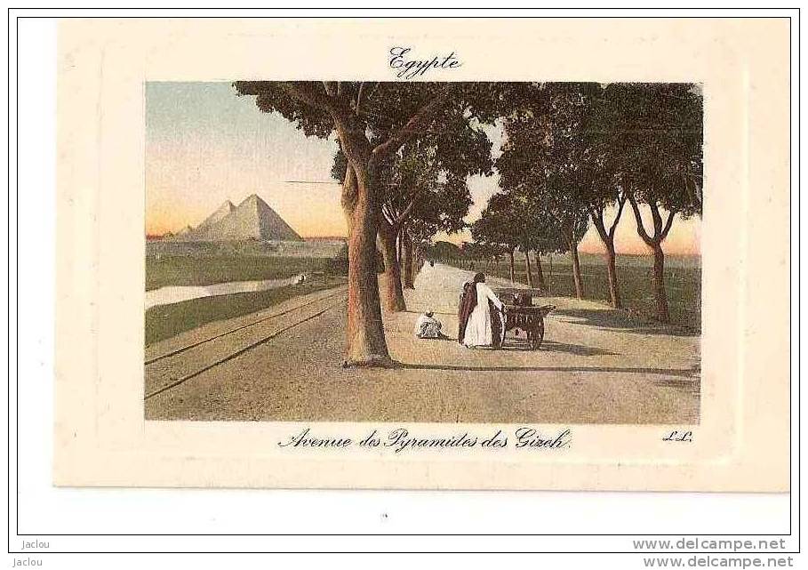 EGYPTE AVENUE DES PYRAMIDES  DES GIRCH,PERSONNAGES, CHARETTES REF 17031 - Pyramiden