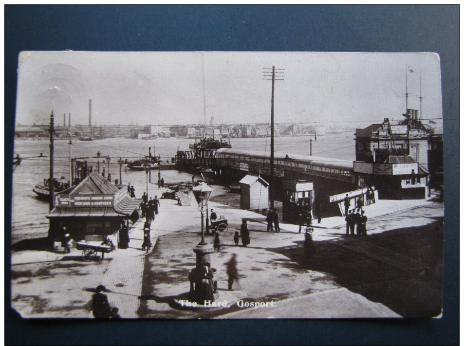 The Hard, Gosport, Hampshire - Lots Of People, Carts, Boats Etc . Vintage 1915 Real Photo Postcard. Brazier - Otros & Sin Clasificación