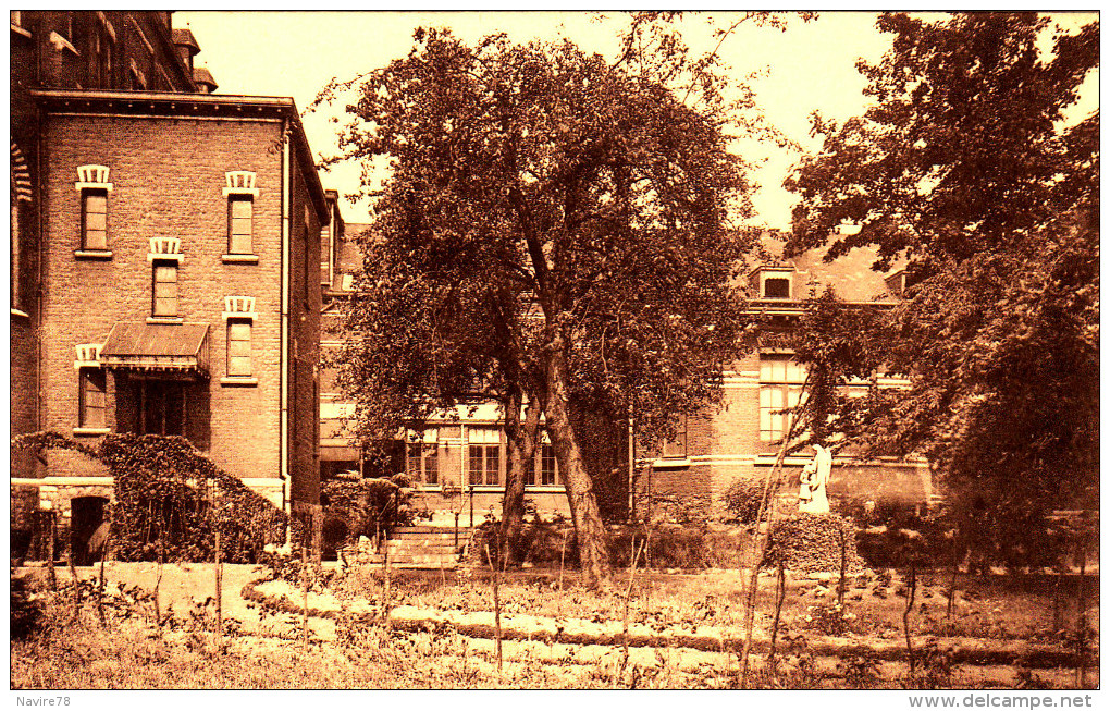 NAMUR INSTITUTION SAINT DOMINIQUE  UNE PARTIE DES BATIMENTS - Namen