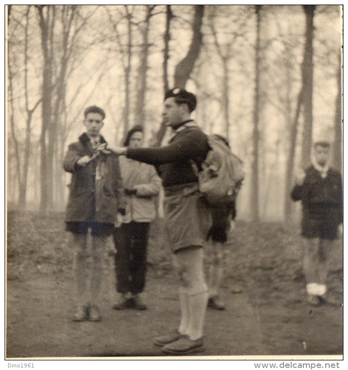 PHOTO 6 - VINCENNES - Scouts / Départ Routier Et  L´ Engagement - Scoutismo