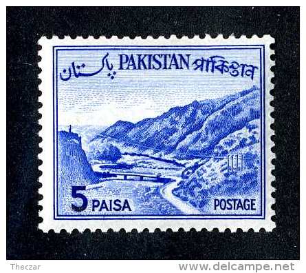 1329  Pakistan 1961  Scott #132  M*  Offers Welcome! - Pakistan