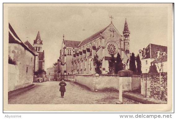 86 LA PUYE - D16 154 -  (animé) La Chapelle Conventuelle - Communauté Des Filles De La Croix - Aulard - - Autres & Non Classés