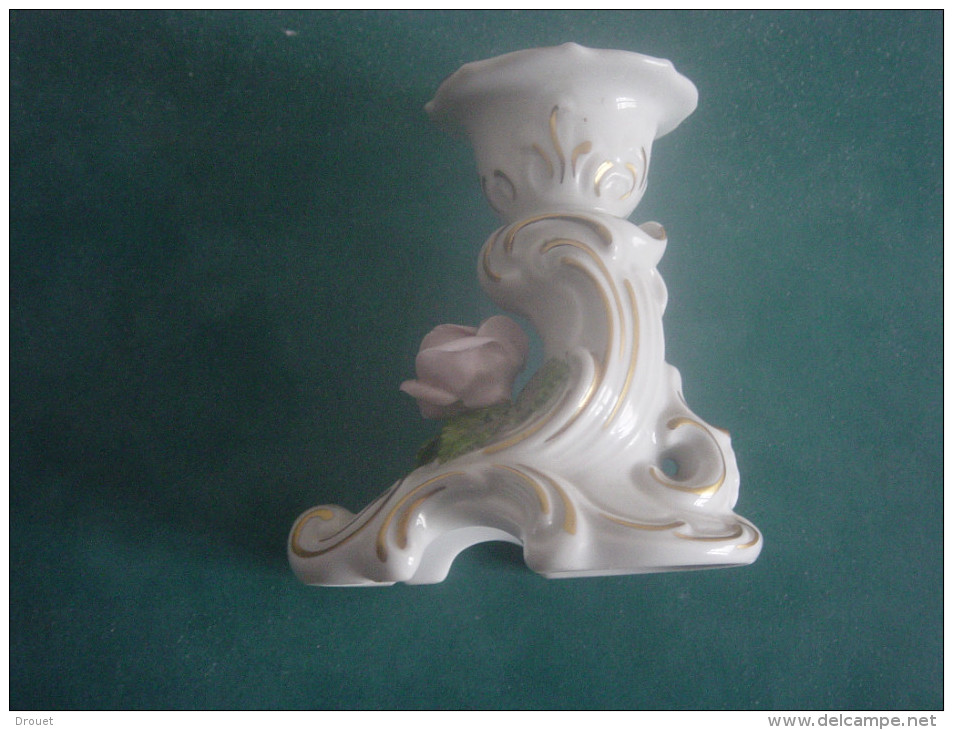 BOUGEOIR EN FORME DE BOTTE  - PORCELAINE KAISER - NUMEROTEE - Kaiser (DEU)