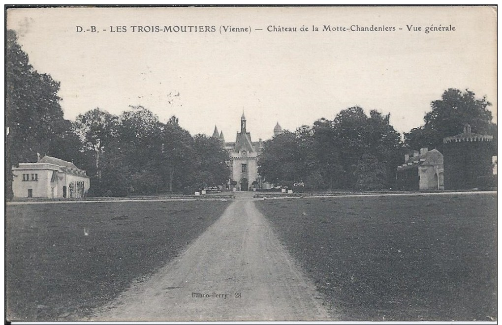 LES TROIS MOUTIERS Chateau De La Motte Chandeniers  Vue Générale - Les Trois Moutiers