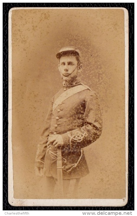 Around 1870 OLD PHOTO CDV  -  SOLDAT ANGLAIS - SOLDIER - SOLDAAT - 10.5 X 6cm - PHOTO FRANK COOPER LONDON - Anciennes (Av. 1900)