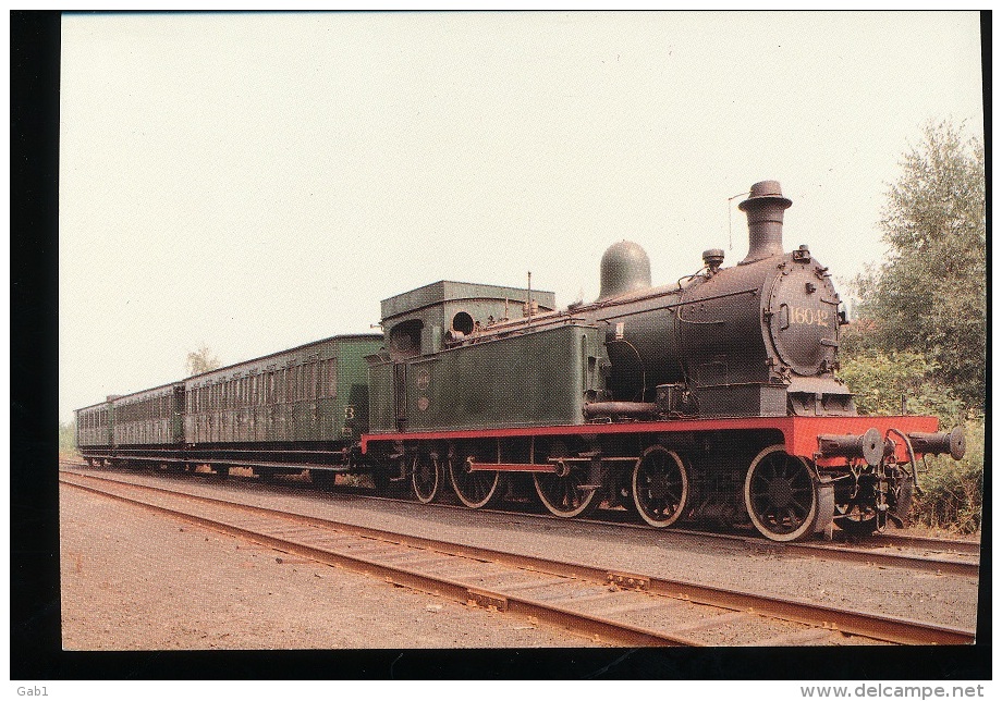 Belgique -- Locomotive  A Vapeur Type 16 Avec Voitures G.C.I . - Trains