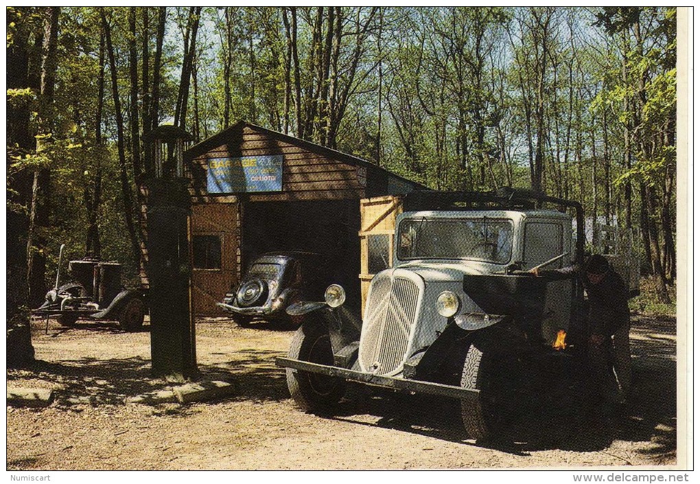 Citroên Citroen Camion U23 équipé Au Gazogène Camions Poids Lourds Fourgon Et Traction Avant Musée Résistance - Camions & Poids Lourds