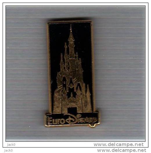 Pin´s  ARTHUS  BERTRAND, EURODISNEY  Chateau  Doré  Fond  Noir  Verso  DISNEY - Arthus Bertrand