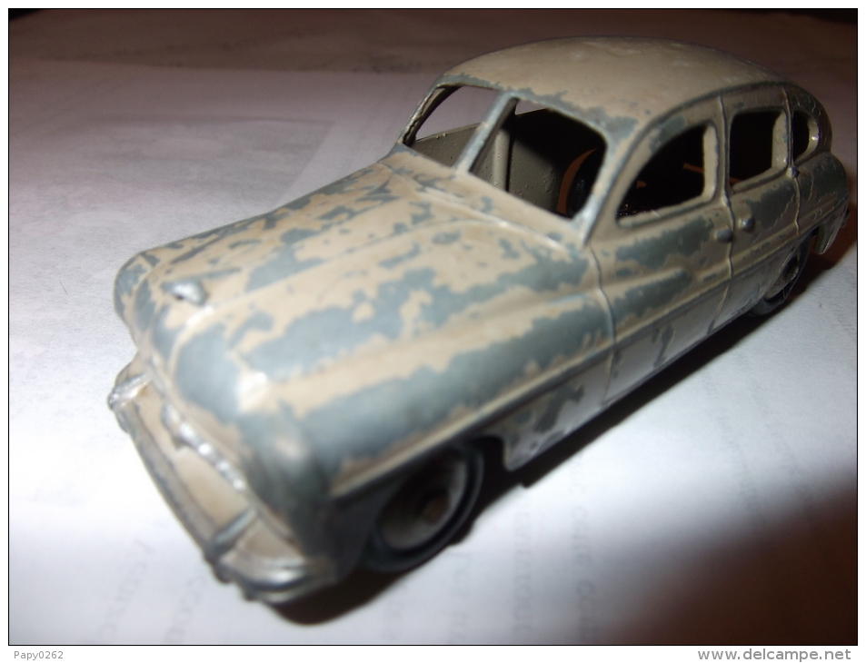 4268) DINKY TOY - FORD VEDETTE - 1 PNEU A PLAT !! - Autres & Non Classés