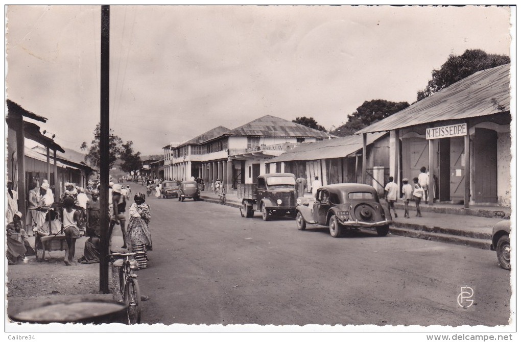 Guinée Française MAMOU Rue Du Commerce (magasin Teissedre Visible) - French Guinea
