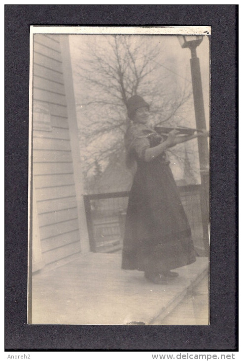 REAL PHOTO CABINET - VRAIS PHOTO POSTCARD - AROUND 1910 -1920 - PHOTO D'UNE JOUEUSE DE VIOLON - Photographs