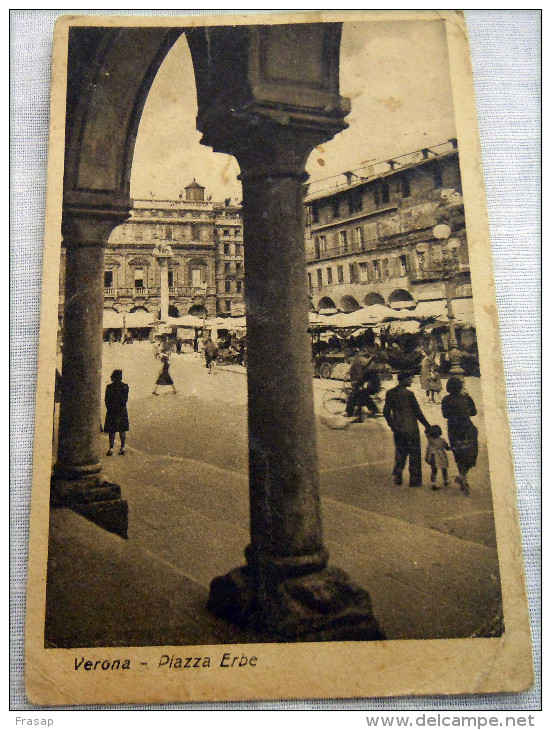 VERONA . PIAZZA DELLE ERBE ANIMATA BICI E - Altri & Non Classificati