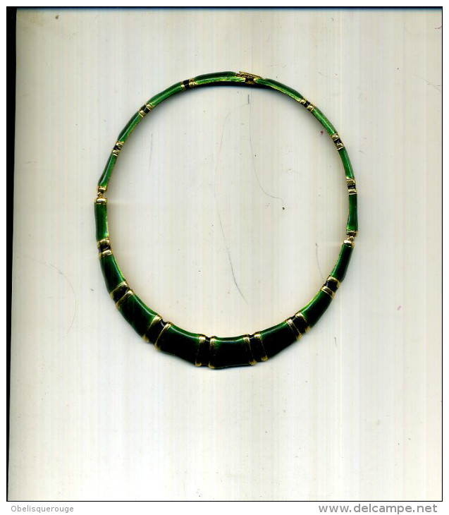 JOLI COLLIER VERT ET OR D UNE SEULE PIECE - Necklaces/Chains