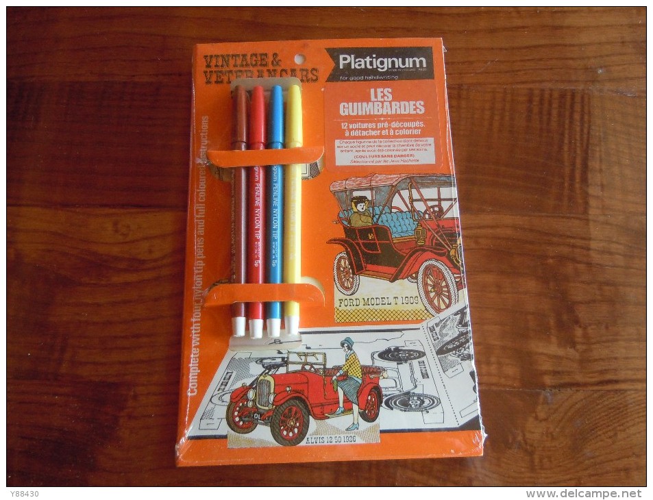 CRAYONS - Présentoir En Carton De 4 Crayons Couleurs. PLATIGNUM - VINTAGE & VÉTÉRAN CARS  -  Voir 2 Scannes. - Autres & Non Classés