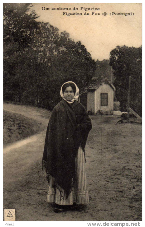 UM COSTUME DA FIQGUEIRA -FIGUEIRA DA FOZ   ( CIRCULOU 1913  PARA  A PRAIA DA NAZARE  COM SELO  ) - Coimbra