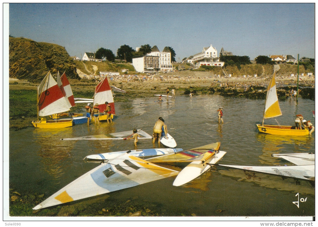 CP  29  LE  POULDU     MX 4592    Le  Centre  Nautique  Et  La  Plage  ( Animé ) - Le Pouldu