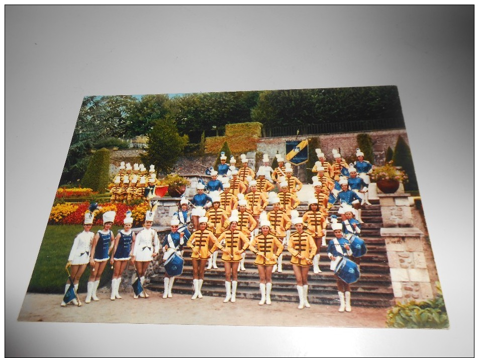 03  Les Majorettes Montluconnaises   (  Association Affiliée à La F.F.M.  ) - Montlucon