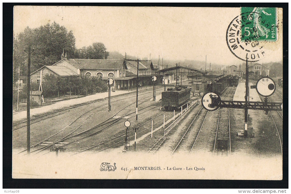 MONTARGIS . La Gare - Les Quais . - Montargis