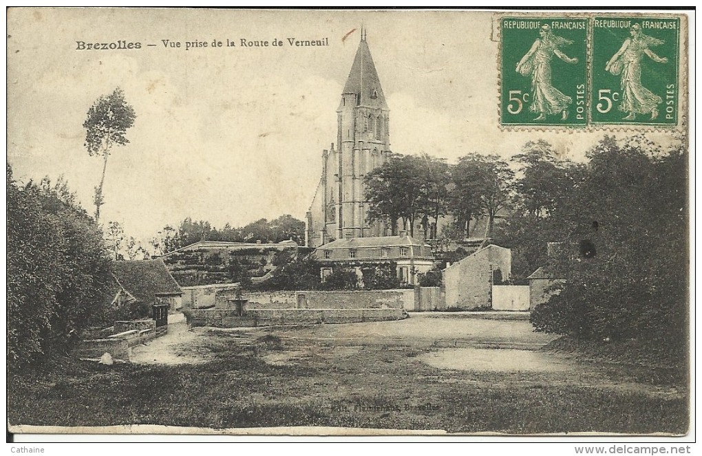 28 . BREZOLLES . VUE PRISE DE LA ROUTE DE VERNEUIL  . EGLISE - Autres & Non Classés