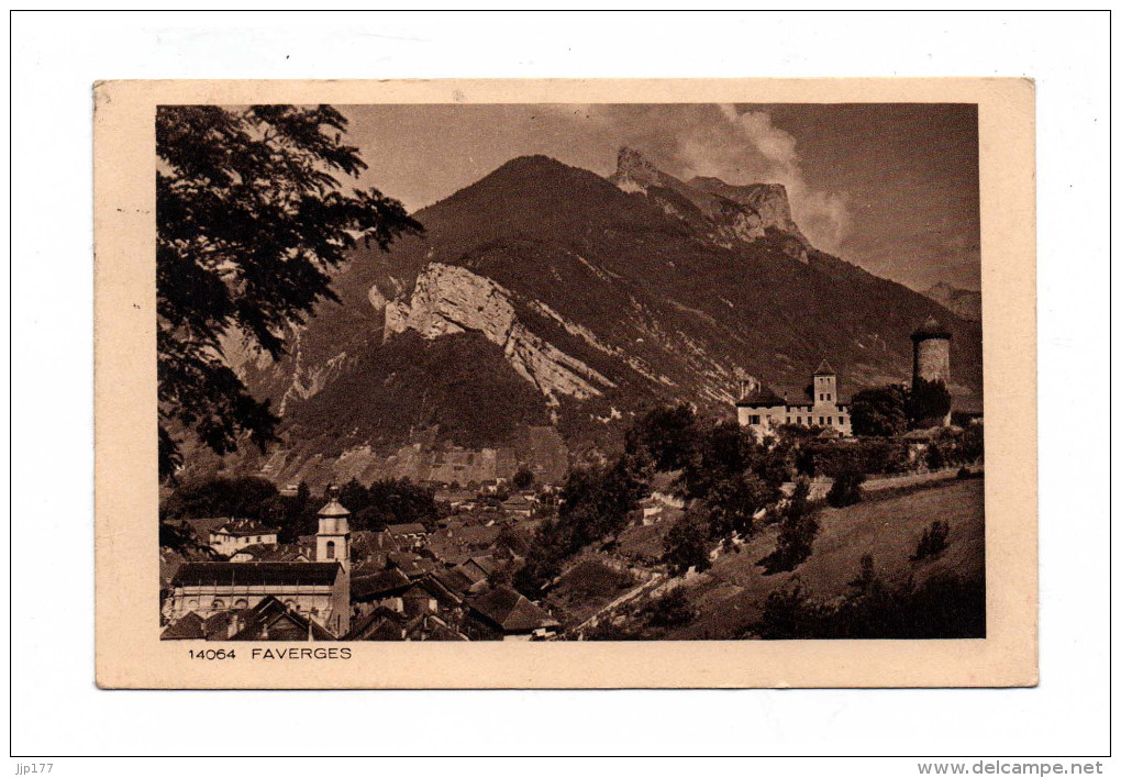 Faverges Vue Generale Du Bourg Avec Eglise Et Chateau - Faverges