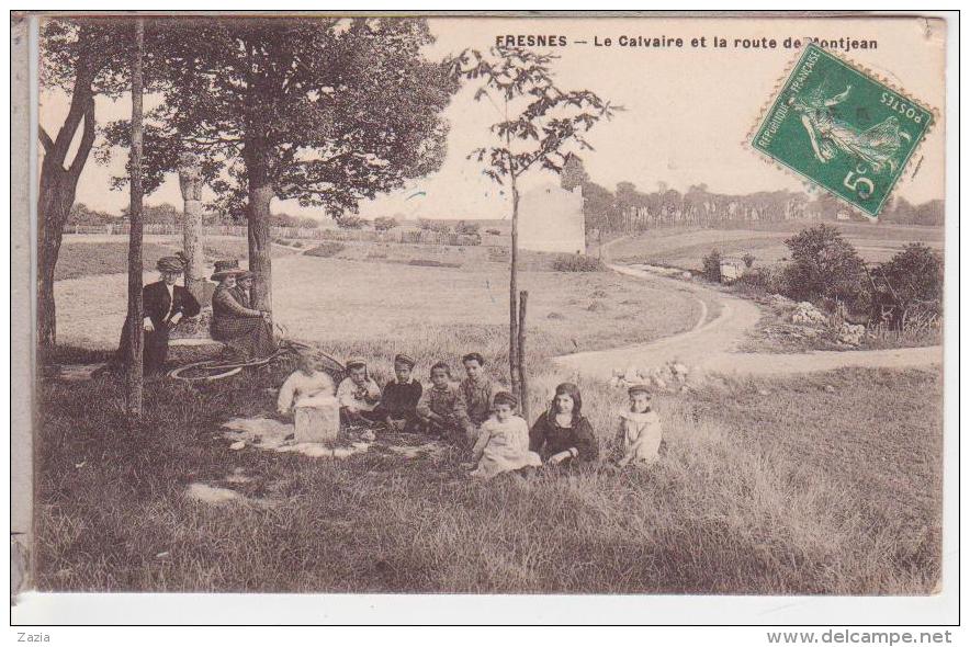 94.091/ FRESNES - Le Calvaire Et La Route De Montjean - Fresnes