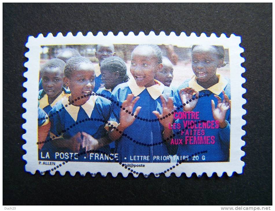 OBLITERE FRANCE ANNEE 2010 N°419 CONTRE LES VIOLENCES FAITES AUX FEMMES FILLETTES AVEC TEE SHIRTS - Used Stamps