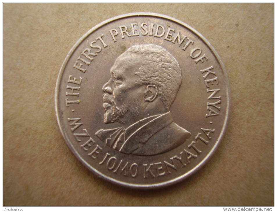 KENYA 1971  ONE SHILLING  KENYATTA Copper-Nickel  USED COIN In GOOD CONDITION. - Kenya