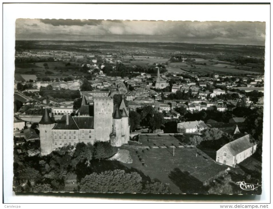 CP - LA ROCHEFOUCAULD (16) Vue Aérienne Sur Le Chateau Et La Ville - Autres & Non Classés