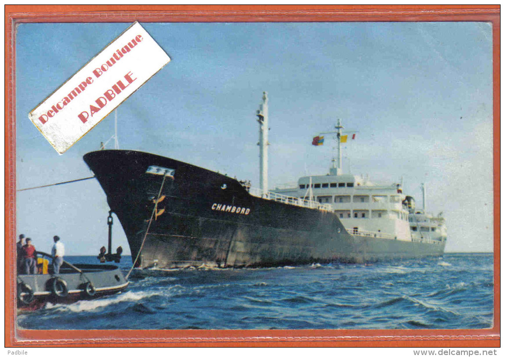 Carte Postale Bateau Pétrolier Le Chambord  Tanker De La Cie BP En Remorquage Trés Beau Plan - Pétroliers