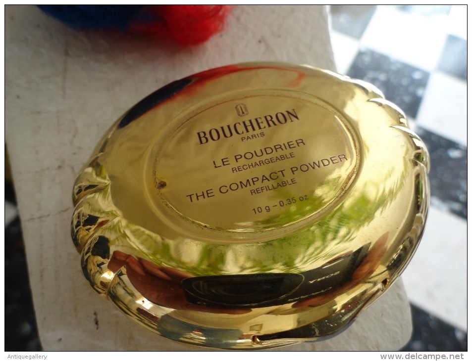 ART DECO  :( POUDRIER RECHARGEABLE ) BOUCHERON THE COMPACT POWDER REFILLABLE - Produits De Beauté