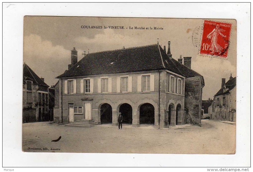 Cpa COULANGES LA VINEUSE Le Marché Et La Mairie - Coulanges La Vineuse