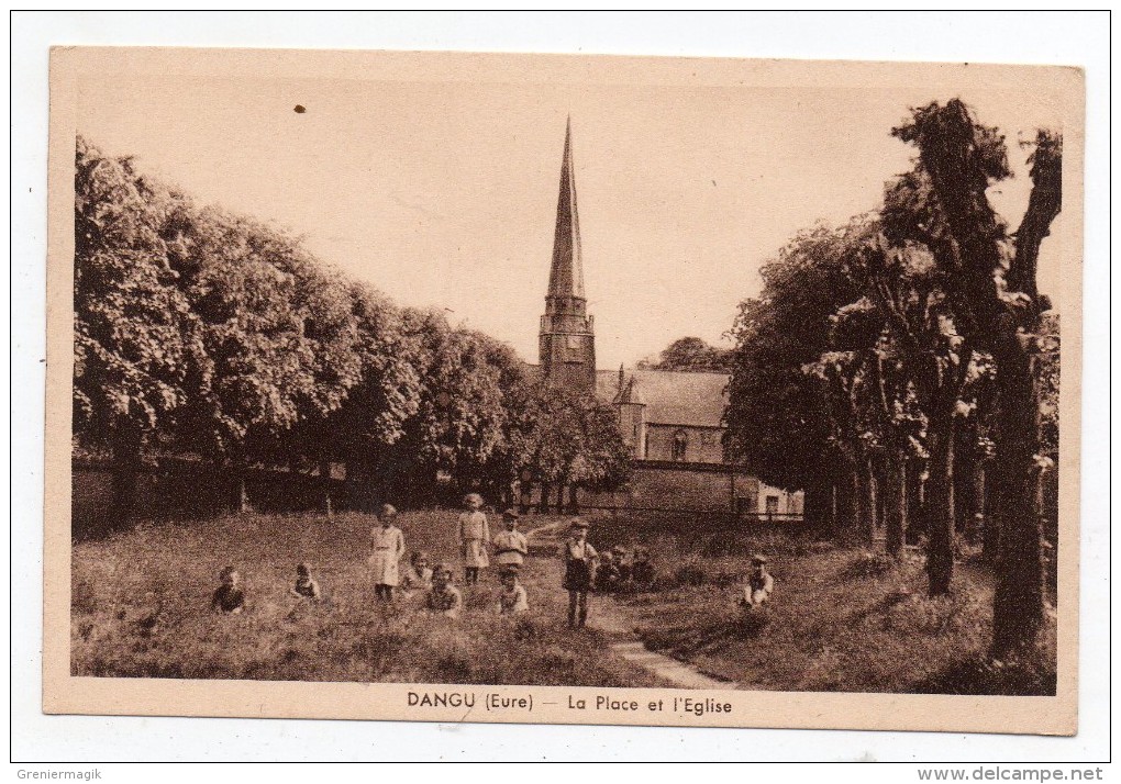 Cpa 27 - Dangu - La Place De L'église - Dangu