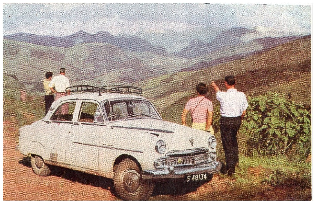 UN-POSTED POSTCARD -  TOUR RHODESIA AND NYASALAND , NOW ZIMBABWE,  NICE VINTAGE CAR - Zimbabwe