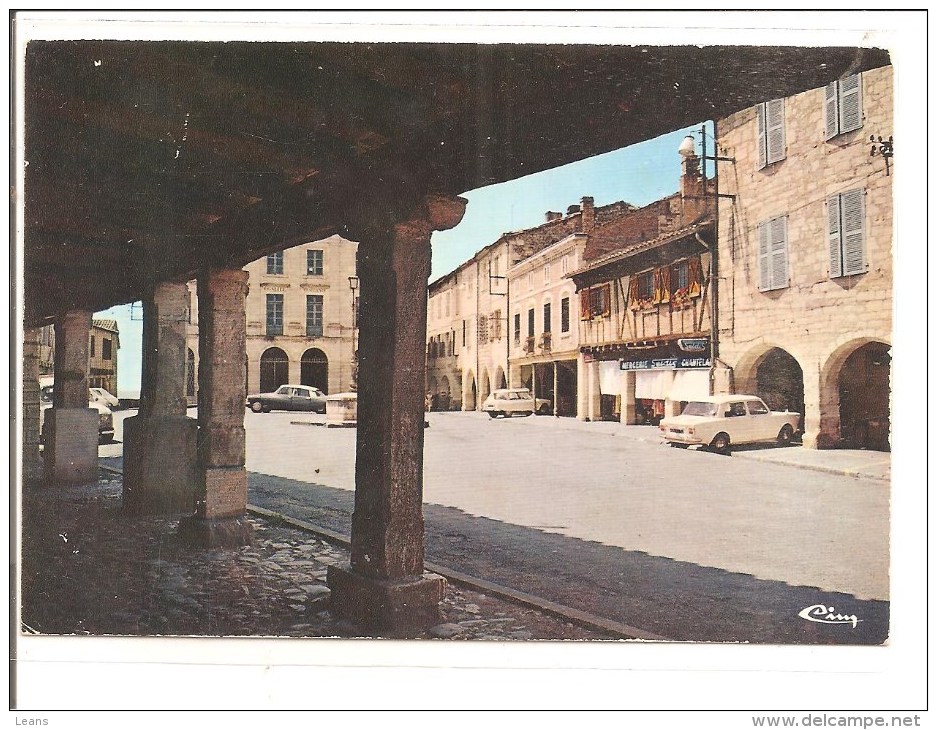 MONTPEZAT DE QUERCY  Les Couverts,place De La Mairie - Montpezat De Quercy