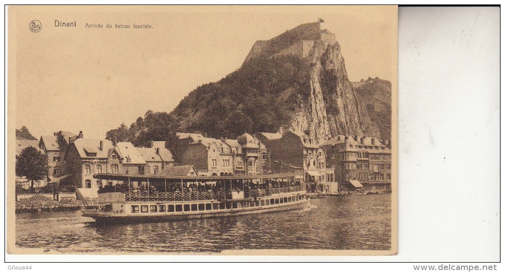 Dinant  Arrivée Du Bateau Touriste - Dinant