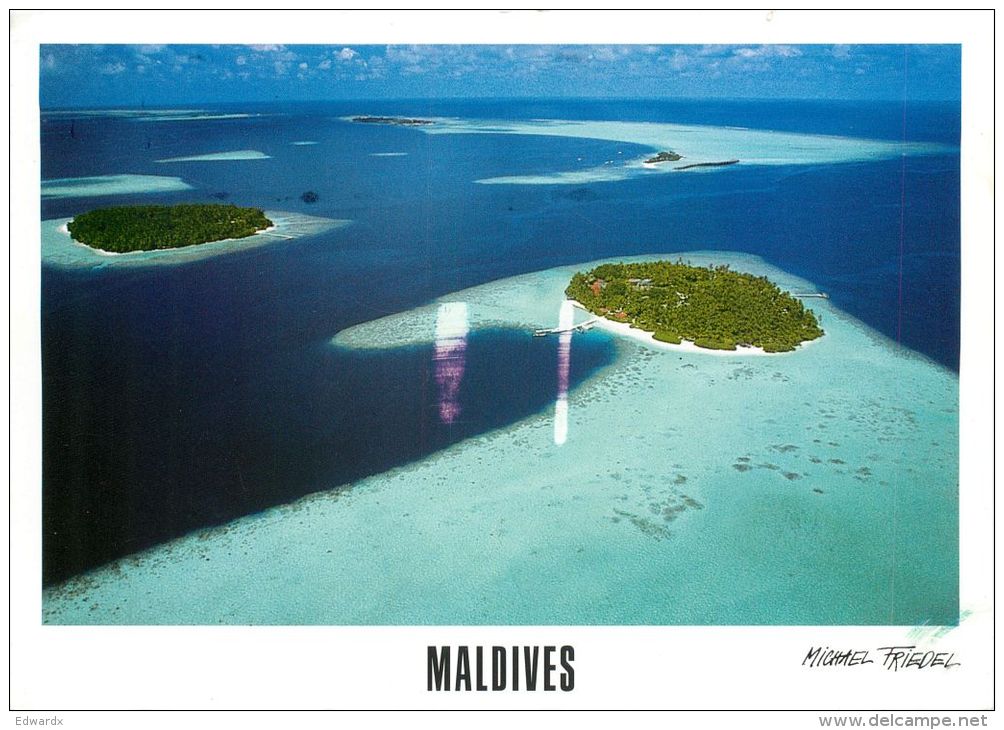 Villivaru Biyadhoo Atoll Island, Maldives Postcard Used Posted To UK 2000s Gb Stamp - Maldives