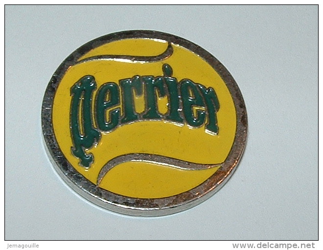 Jeton De Caddies - PERRIER - Trolley Token/Shopping Trolley Chip