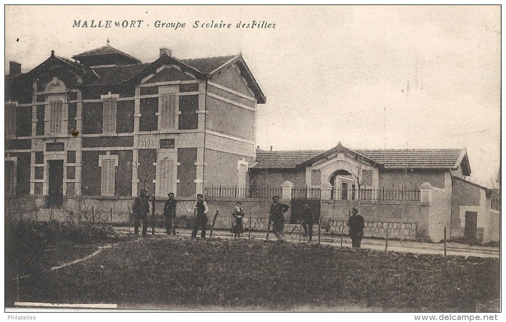 MALEMORT  ECOLE DE FILLES - Mallemort