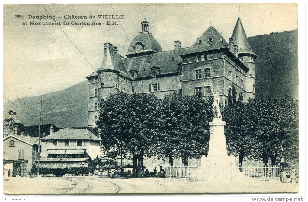 CPA 38   CHATEAU DE VIZILLE ET MONUMENT DU CENTENAIRE 1925 - Vizille