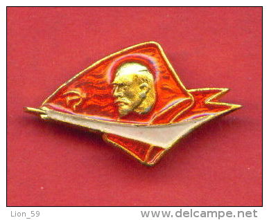 F472 / Vladimir Ilyich LENIN  LENINE - Monument  Conquerors  Space  Russia Russie Russland Rusland - Space