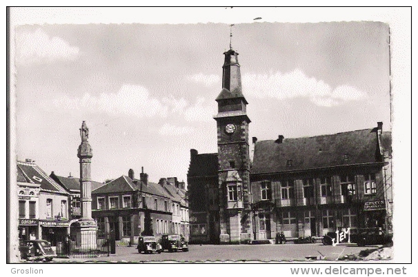 BAVAY (NORD)  13 L'HOTEL DE VILLE ET LA COLONNE BRUNEHAUT - Bavay