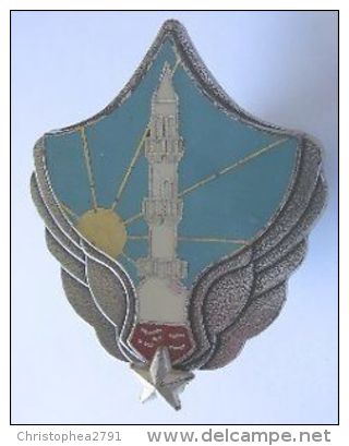 ANCIEN INSIGNE EMAILLE ARMEE DE L´AIR LE DETACHEMENT ALAT DE DJIBOUTI DRAGO PARIS ETAT EXCELLENT - Armée De L'air